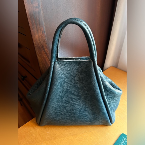 Oliveve Handbags - Oliveve Taya in Leather Crossbody